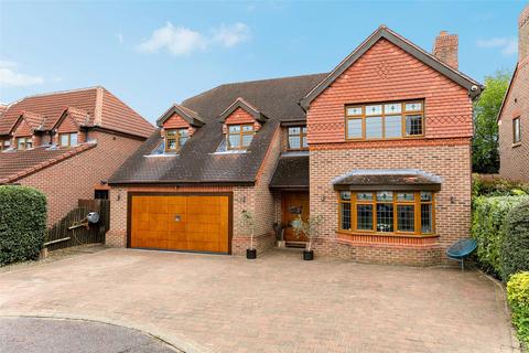 4 bedroom detached house for sale, Howcroft Court, Sandal, Wakefield, WF2