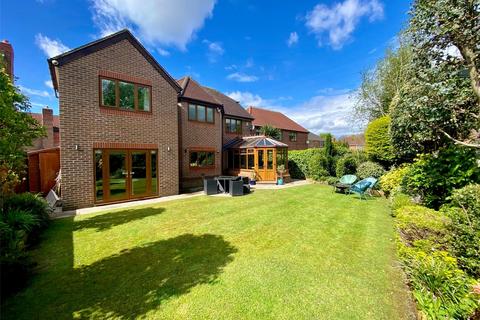 4 bedroom detached house for sale, Howcroft Court, Sandal, Wakefield, WF2