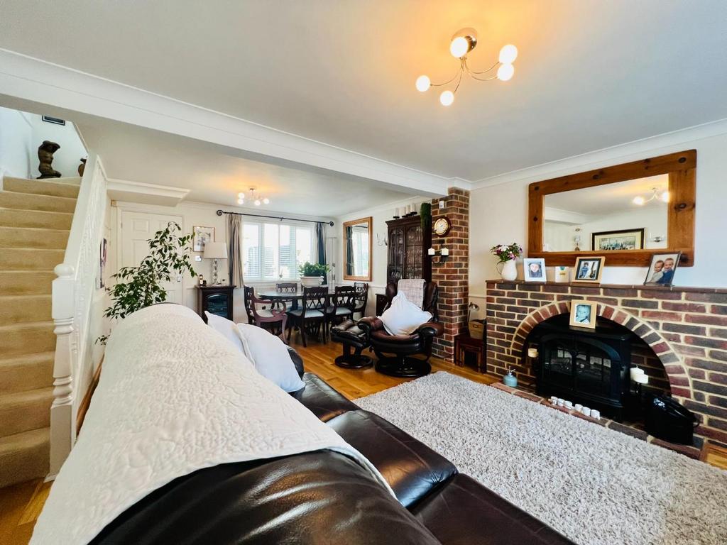 Mill Lane, Hawkinge, Folkestone 4 bed house for sale £385,000