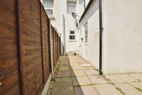 33 Garfield Road, London, E13 8EN