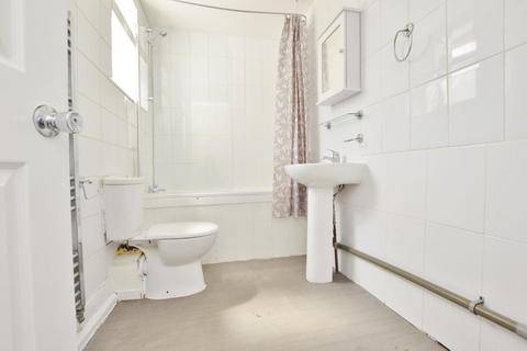 33 Garfield Road, London, E13 8EN