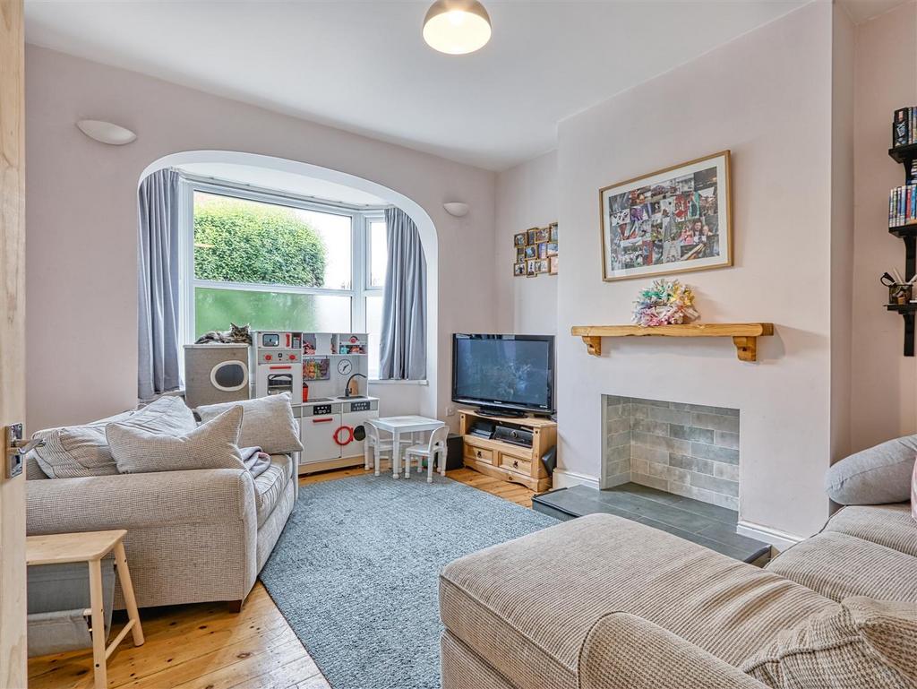 Rutland Road, Chesterfield S40 4 bed end of terrace house for sale £