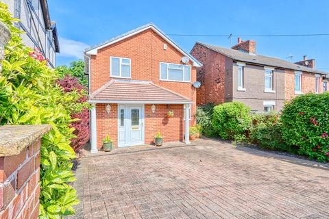 3 bedroom detached house for sale, Springwood Street, Chesterfield S42