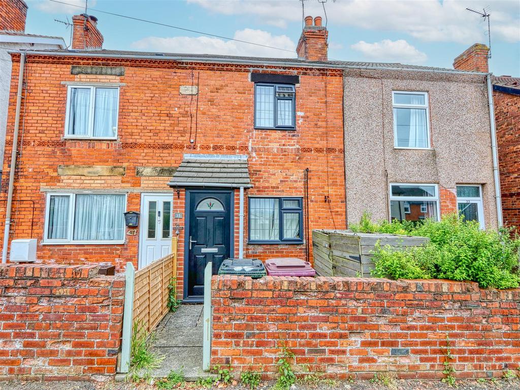 Chesterfield Road, Chesterfield S42 2 bed terraced house £120,000