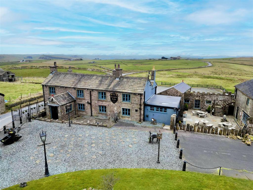 Leek Road, Buxton SK17 5 bed detached house for sale £1,100,000