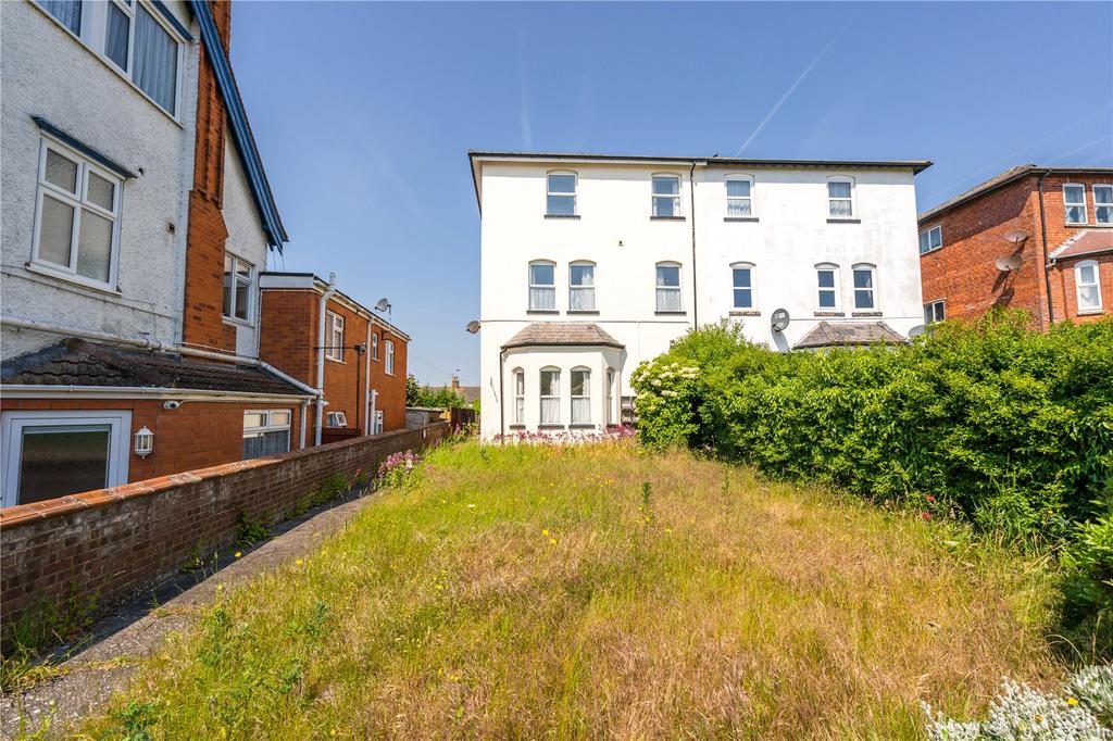 St. Andrews Drive, Skegness, Lincolnshire, PE25 8 bed semidetached