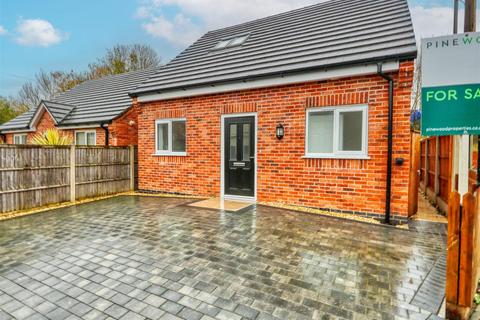 2 bedroom detached bungalow for sale - Egstow Street, Chesterfield S45