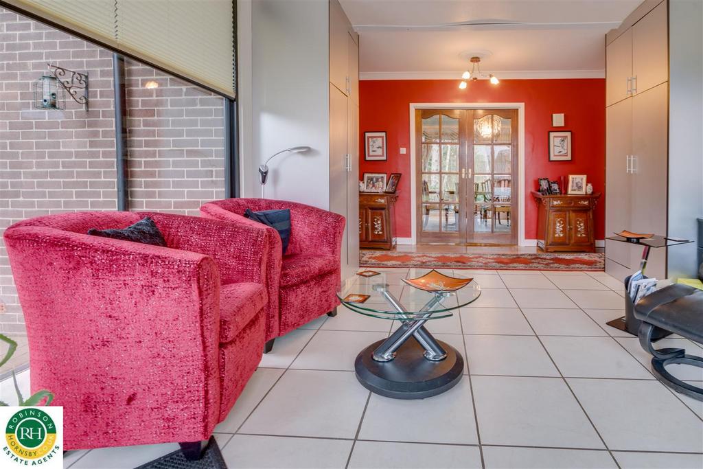 Sunroom 1.jpg