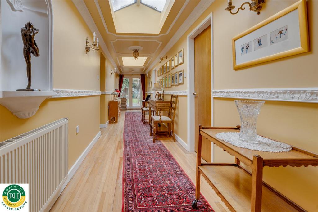 Hallway 1.jpg