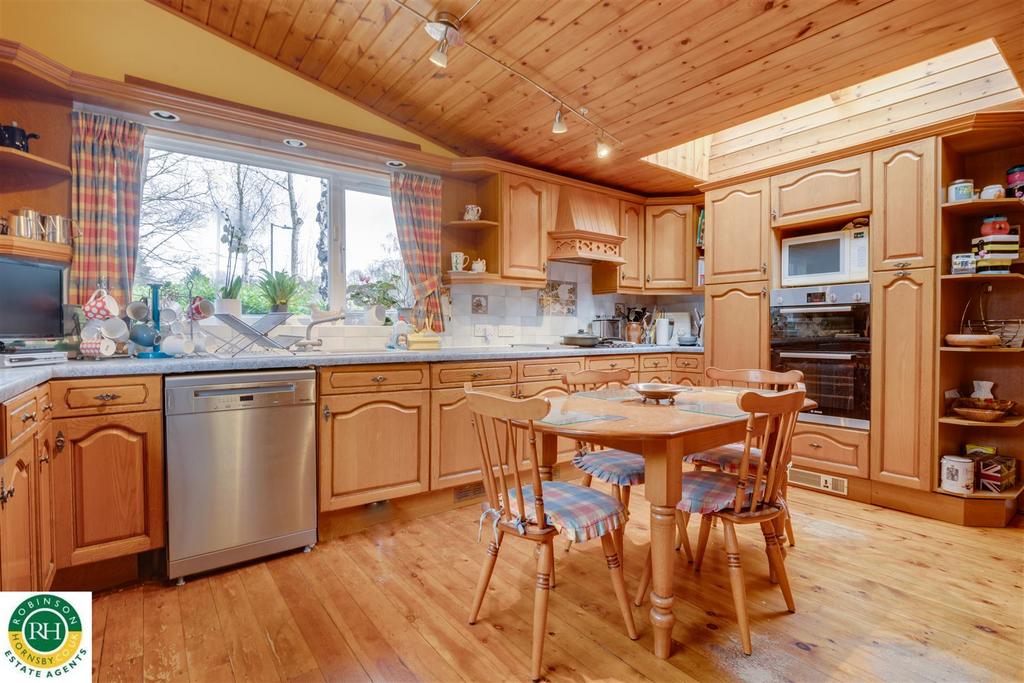 Kitchen 3.jpg