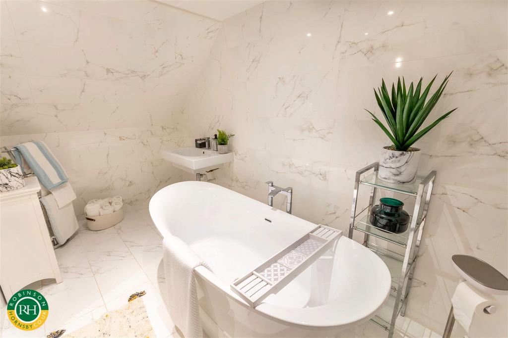 Bathroom (annexe)