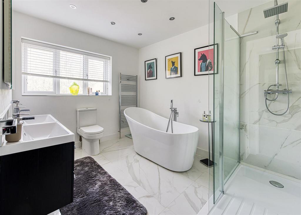14 Lothians Road-bath JUN23.jpg