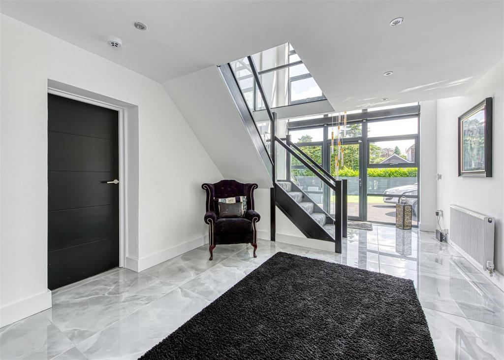 14 Lothians Road-hall1 JUN23.jpg