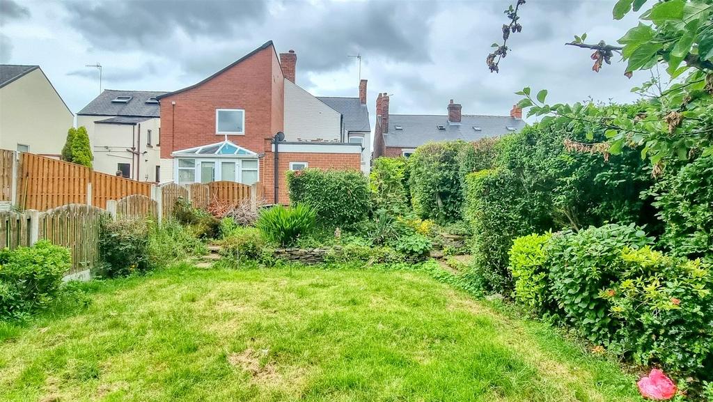 Rear communal gardens