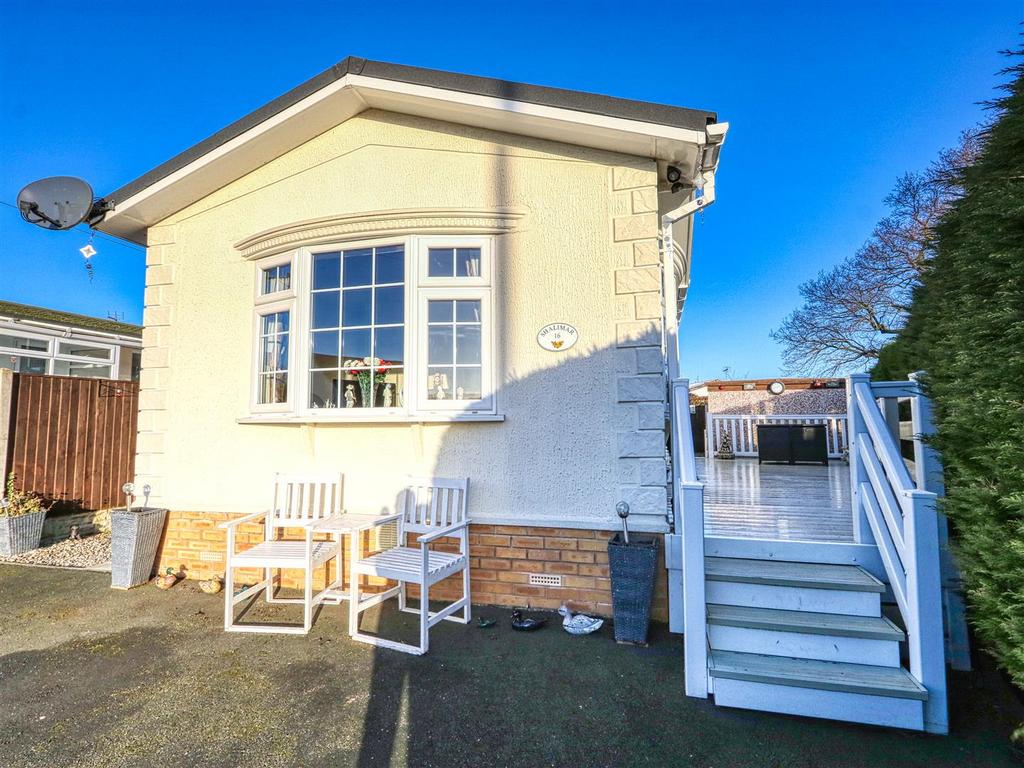 Millfield Park, Chesterfield S42 2 bed detached bungalow for sale £
