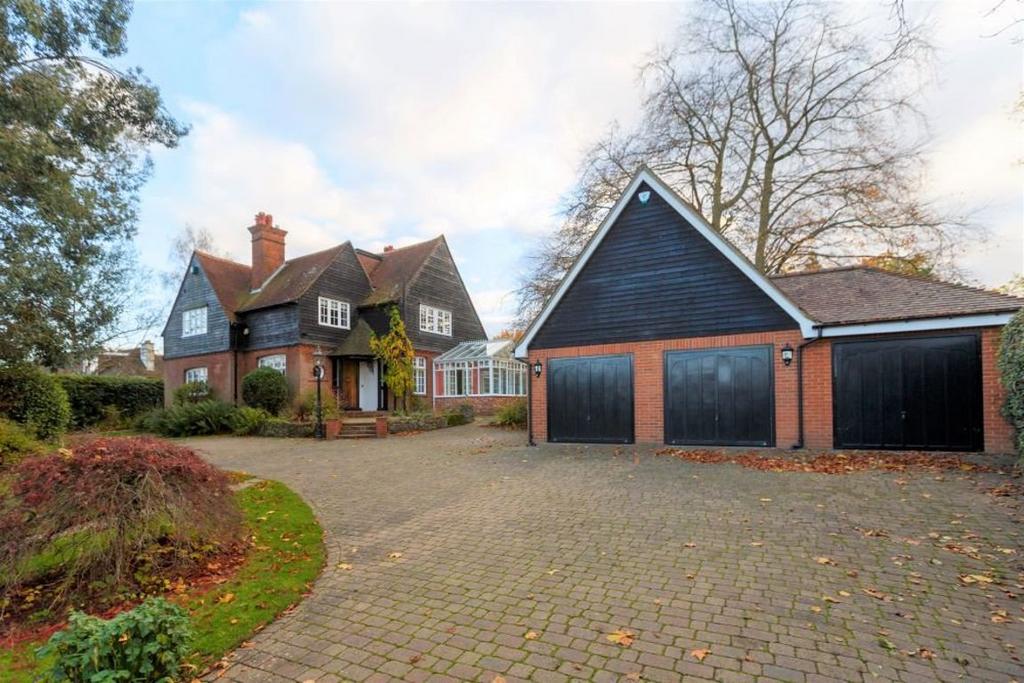 Yardley Park Road, Tonbridge TN9 1NF 5 bed detached house £5,000 pcm