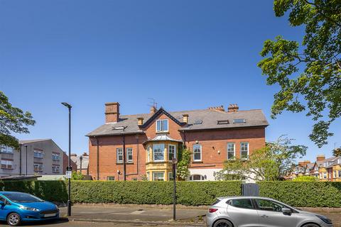 2 bedroom flat for sale, West Avenue, Gosforth, Newcastle upon Tyne