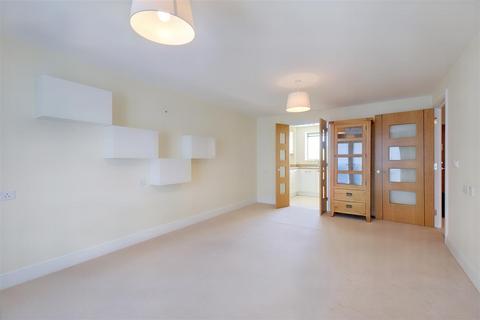 2 bedroom apartment for sale, River View Court, Wilford Lane, West Bridgford, Nottingham