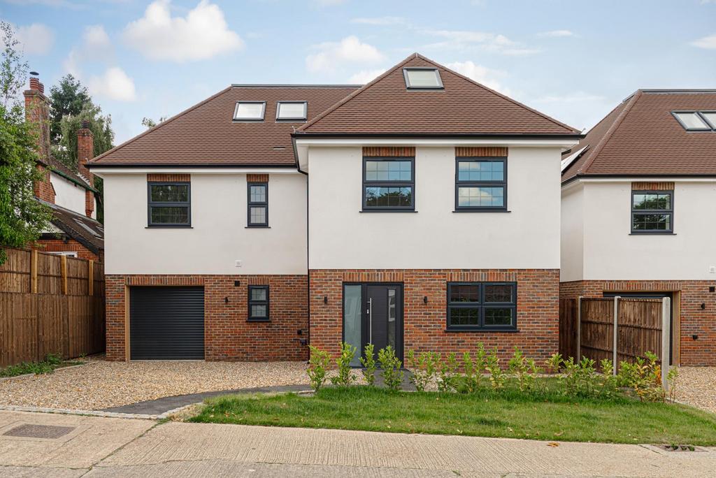 Pine Hill, Epsom 6 bed detached house for sale £1,395,000