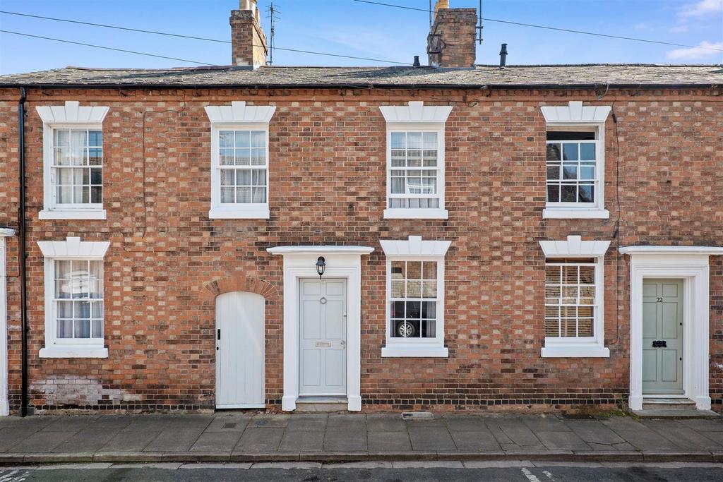 College Lane, StratforduponAvon 2 bed terraced house for sale £450,000