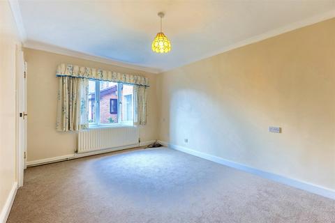 1 bedroom retirement property for sale, Knights Lane, Tiddington, Stratford-Upon-Avon