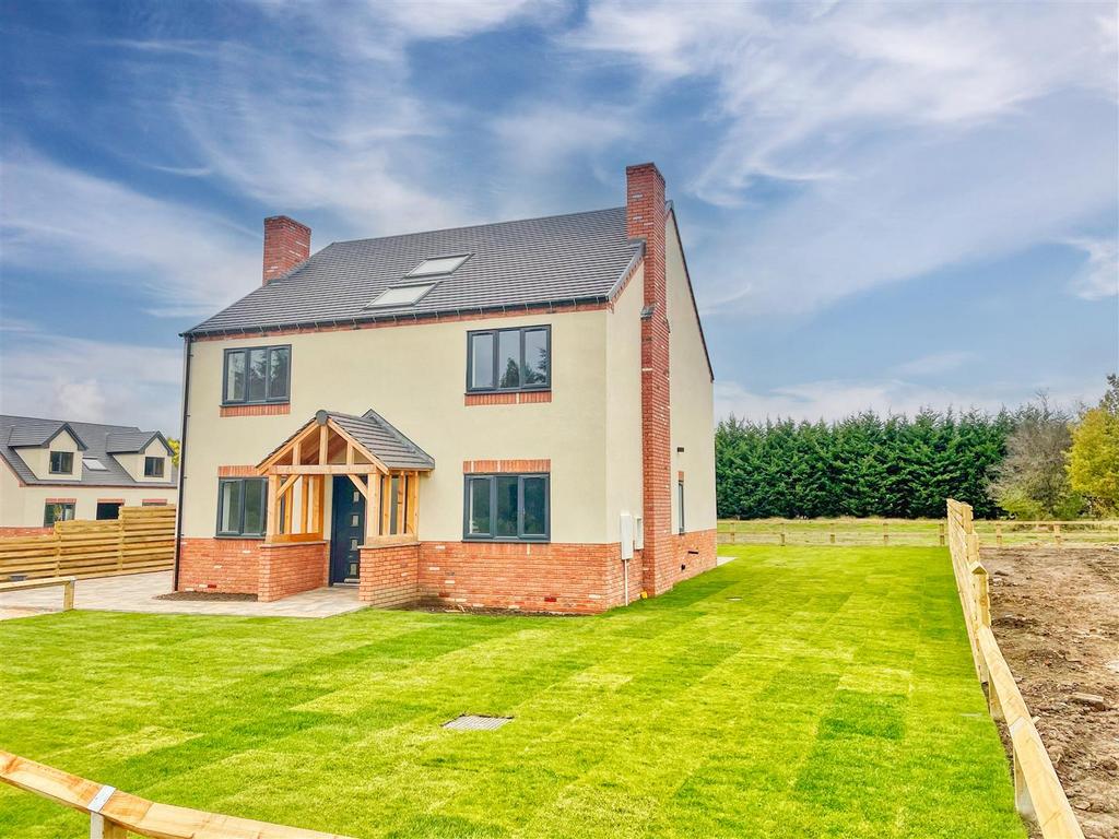 Mansfield Road, Chesterfield S41 4 bed detached house for sale £495,000