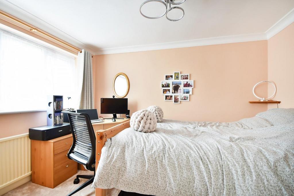 Bedroom 2.JPG