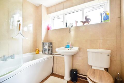 19 Farman Close, Swindon, SN3 6DP