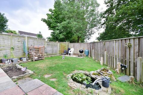 19 Farman Close, Swindon, SN3 6DP