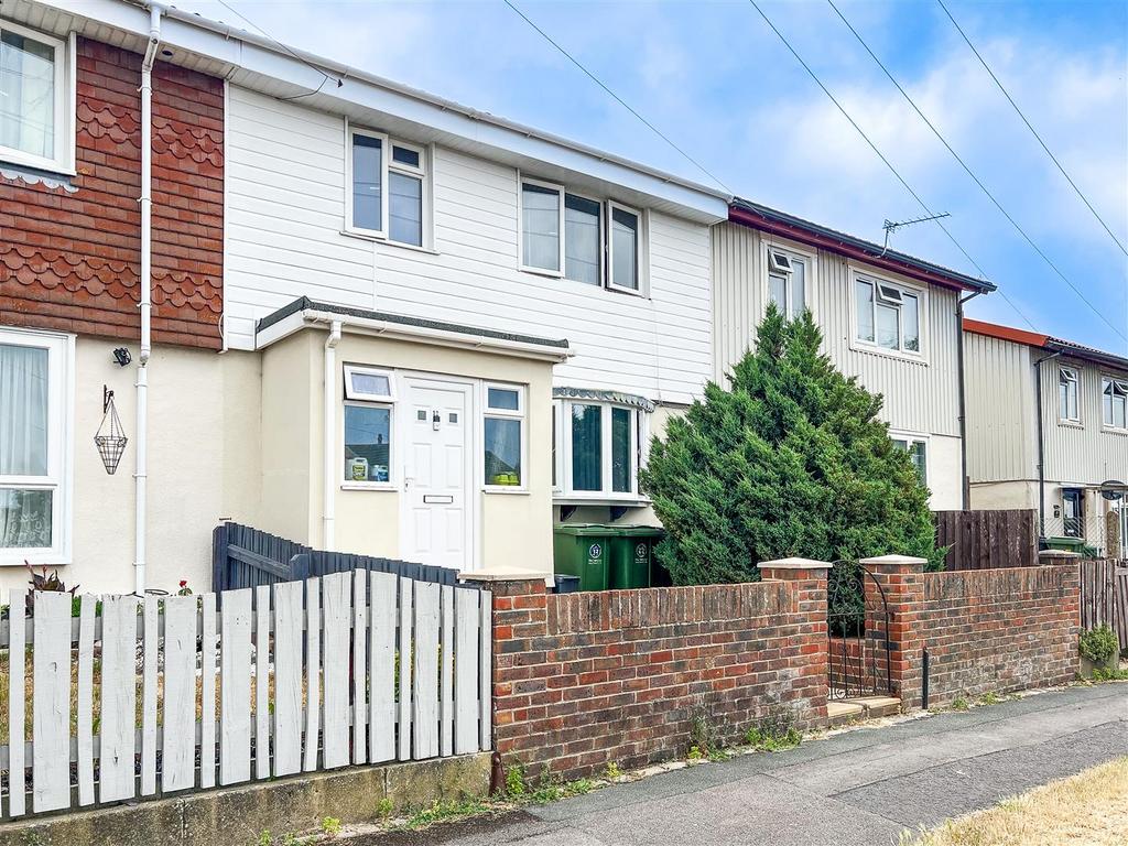 Elkstone Road, Paulsgrove 3 bed terraced house for sale £235,000