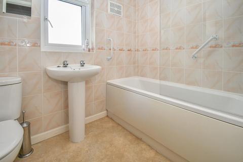 18 Aire View, Yeadon, Leeds, LS19 7TL