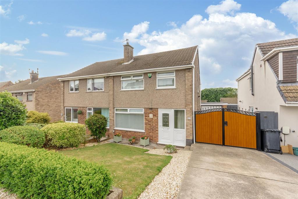 Howbeck Road, Arnold, Nottingham 3 bed semidetached house for sale £260,000