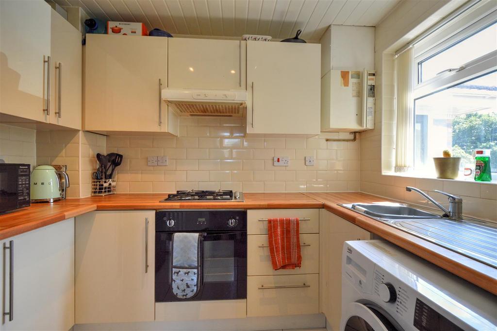 The Mews, Merley Gate, Morpeth 2 bed end of terrace house £700 pcm (£162 pw)