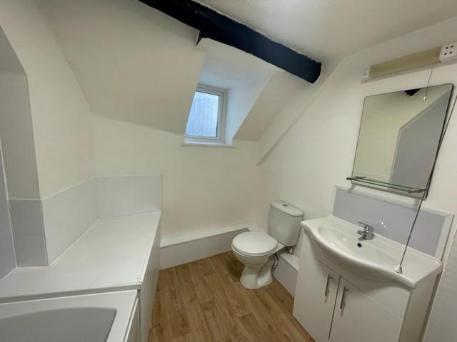 Bathroom (1).jpg