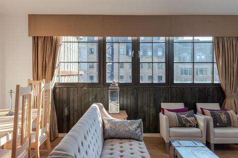 Flat 11, 3 Ludgate Square, London, EC4M 7AS