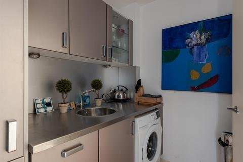 Flat 11, 3 Ludgate Square, London, EC4M 7AS