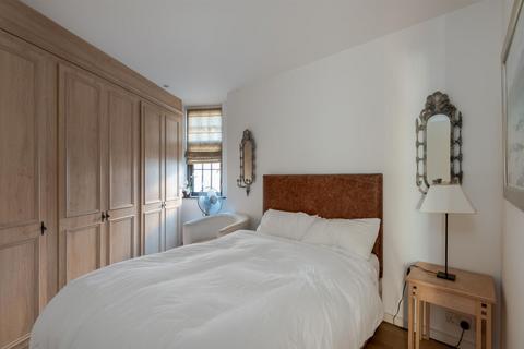 Flat 11, 3 Ludgate Square, London, EC4M 7AS