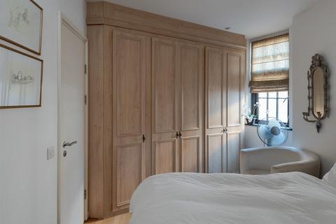 Flat 11, 3 Ludgate Square, London, EC4M 7AS