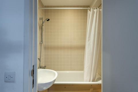 Flat 11, 3 Ludgate Square, London, EC4M 7AS