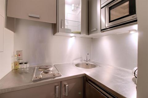 Flat 9, 3 Ludgate Square, London, EC4M 7AS