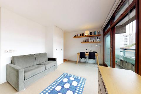 Studio for sale, Breton House, Barbican EC2Y