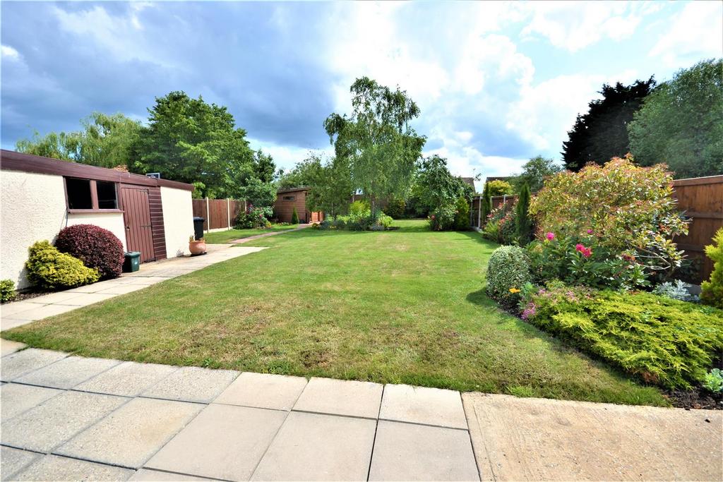 Imperial Avenue, Mayland 3 bed bungalow for sale £550,000