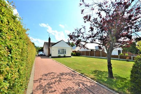 3 bedroom bungalow for sale - Imperial Avenue, Mayland