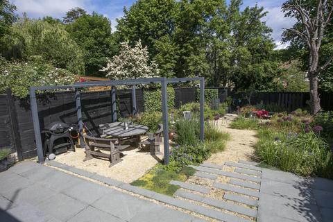 9 Burghill Road, London, SE26 4HJ