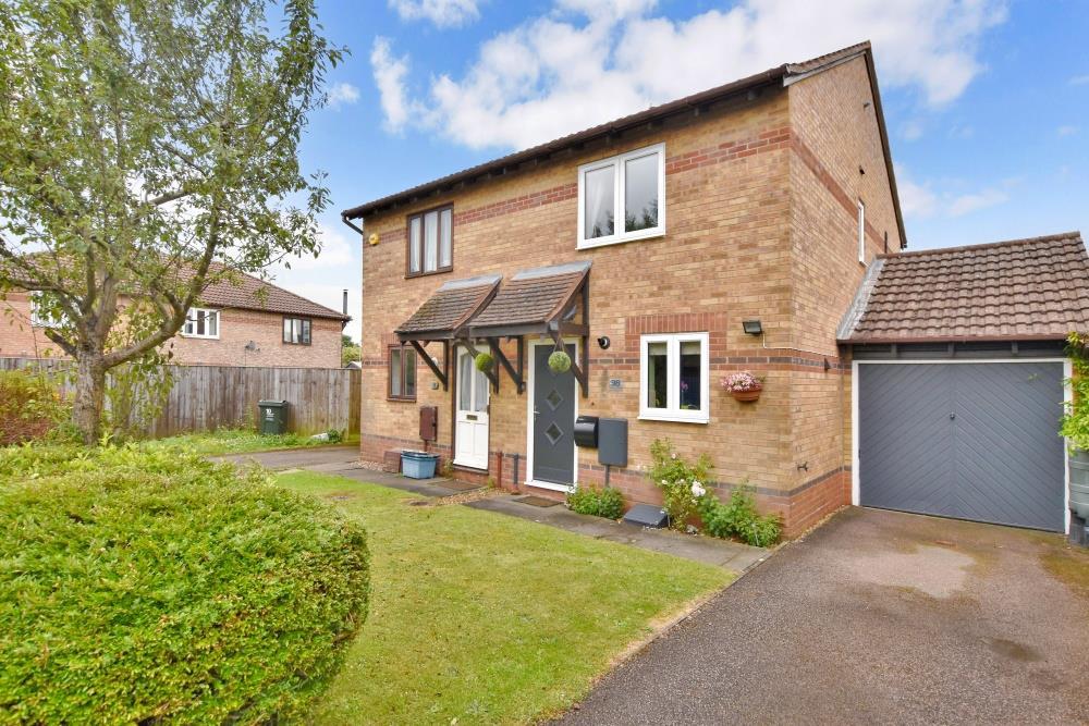Spruce Drive, Bicester 2 bed semidetached house for sale £315,000