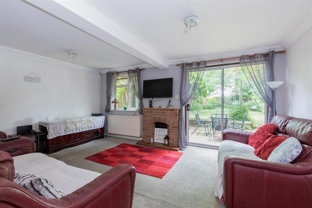 Royston Way, Burnham 5 bed detached bungalow £600,000