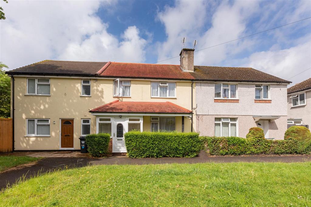 Harborough Close, Cippenham 3 bed terraced house for sale £474,950