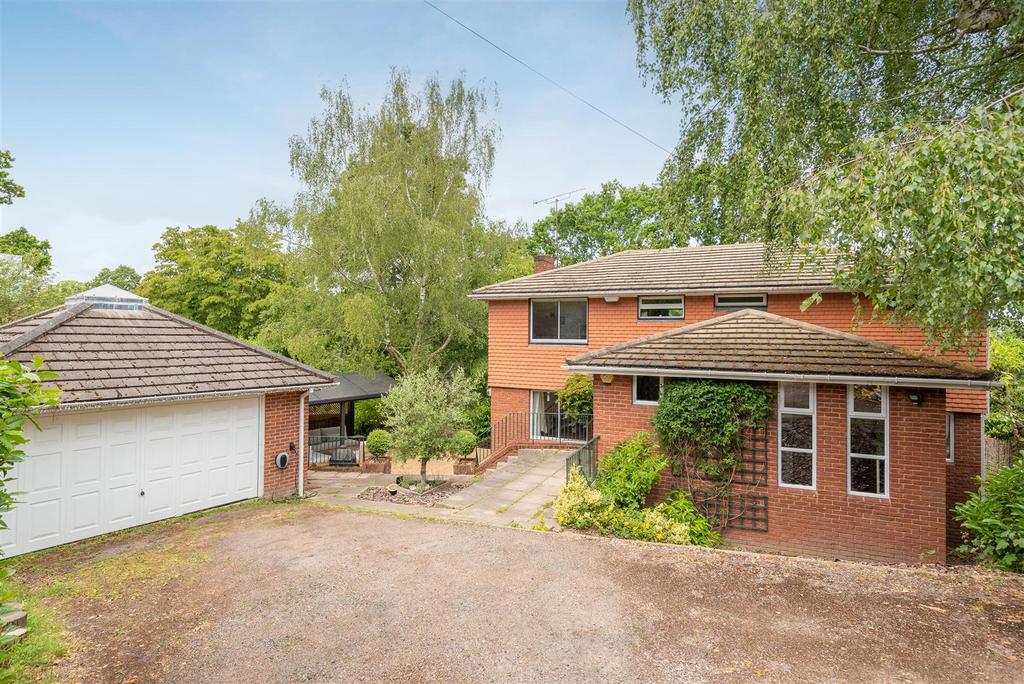 St. Leonards Hill, Windsor 5 bed detached house for sale £1,185,000