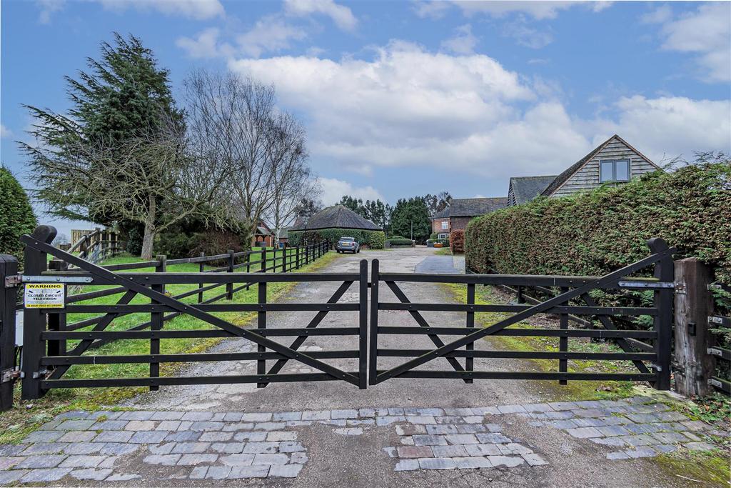 Entrance driveway 1 C9 A0689.jpg