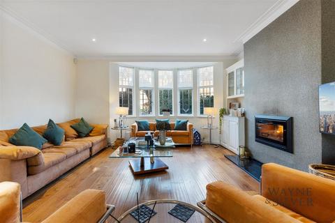 47 Michleham Down, London, N12 7JJ